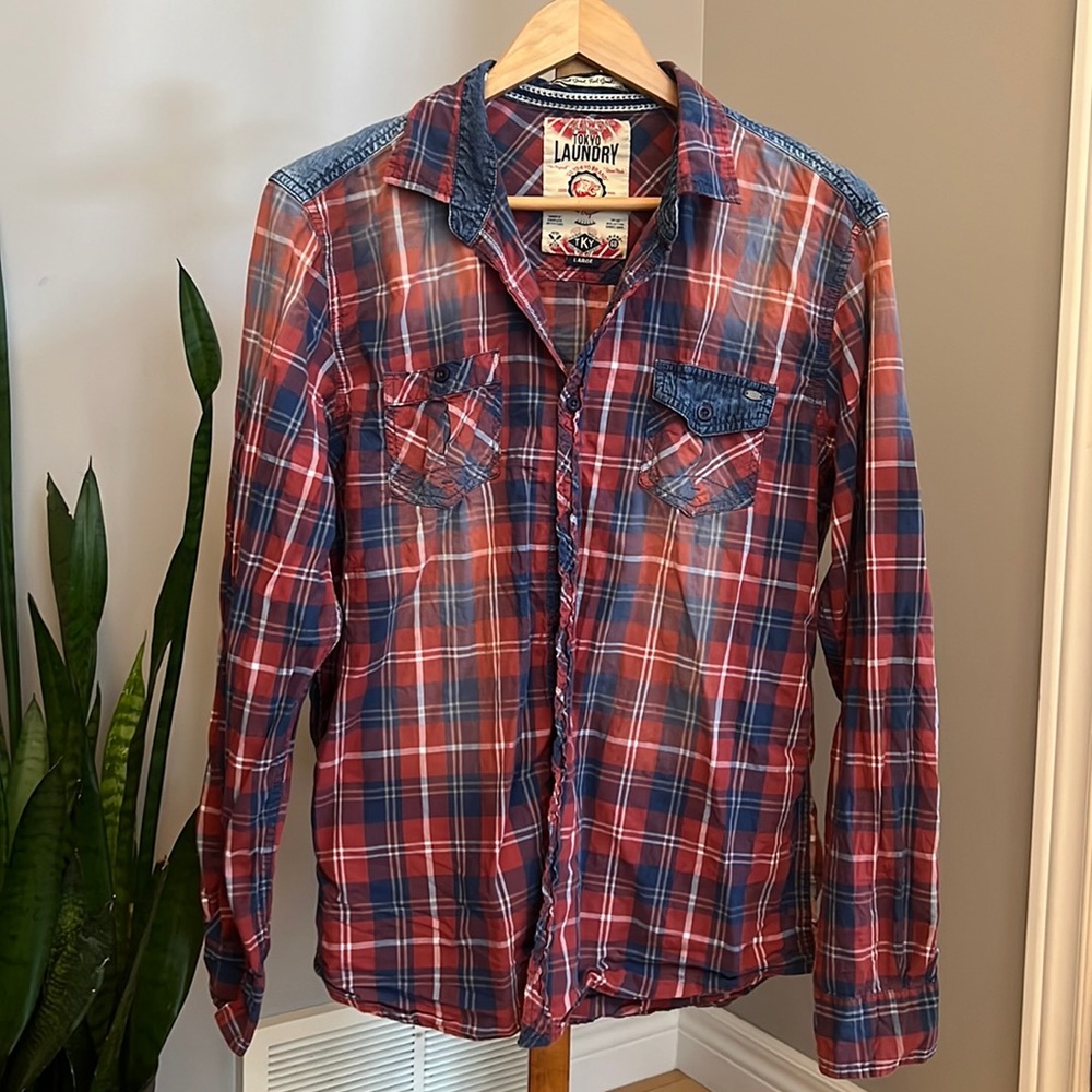 Tokyo Laundry Plaid Button Down. Fits like a medium